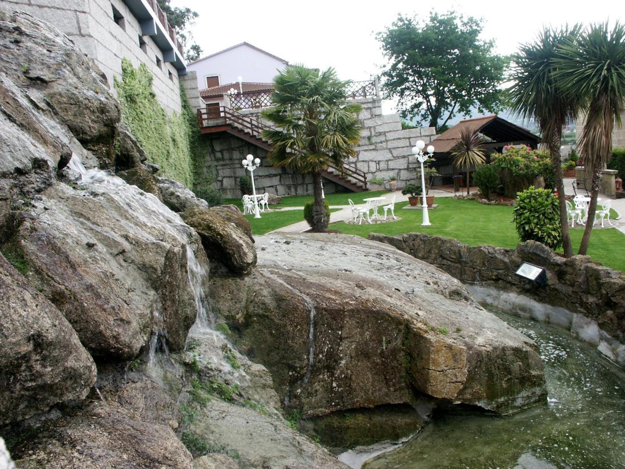 בית הארחה Lestrove 	Casa Antiga Do Monte מראה חיצוני תמונה